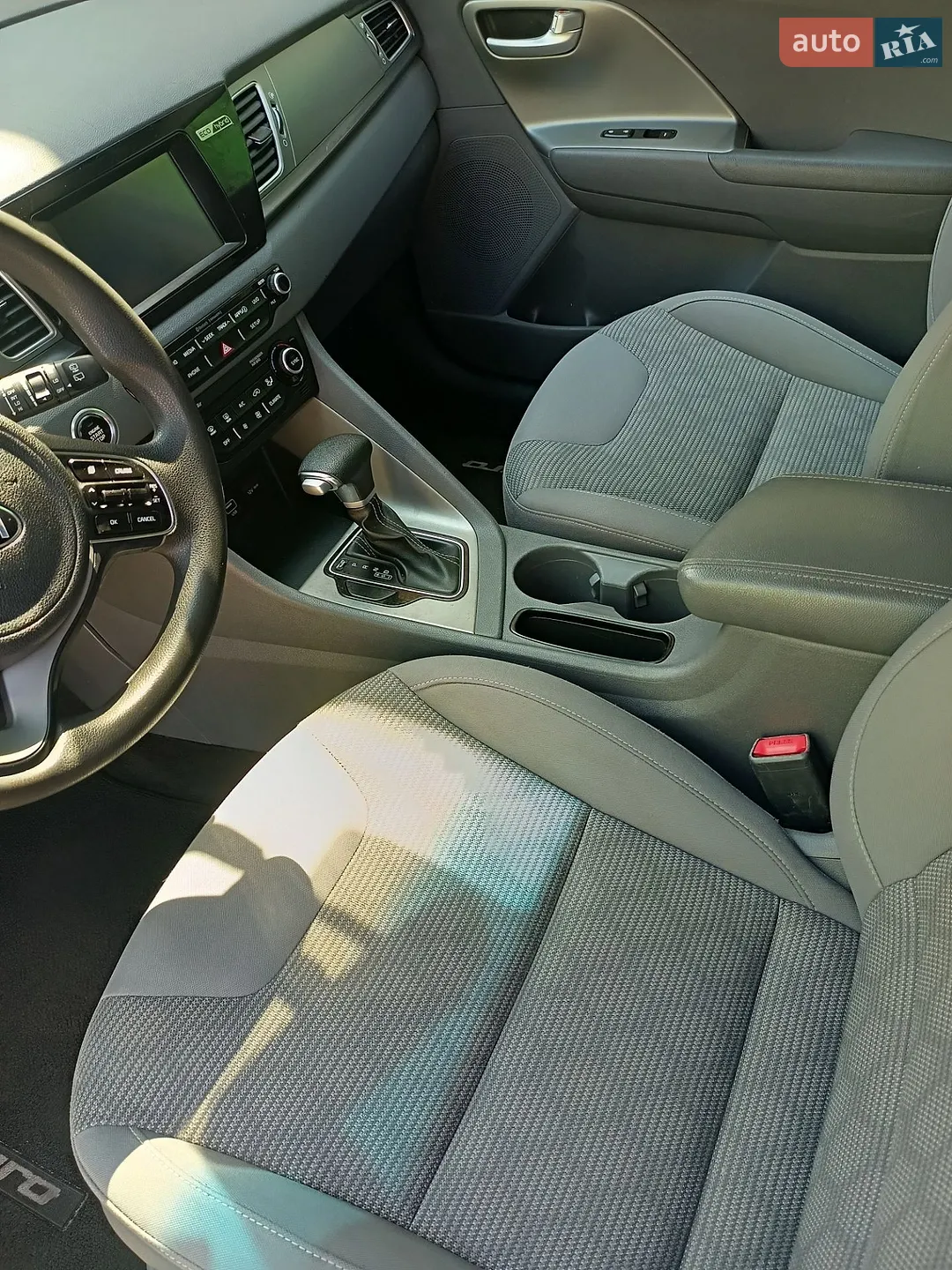 2016 Kia Niro - мініатюра 16