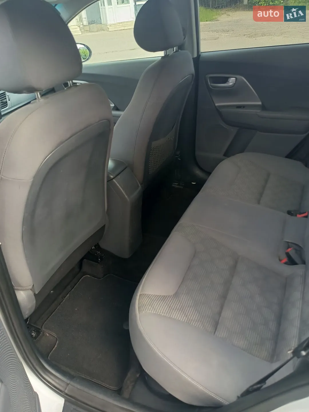 2016 Kia Niro - мініатюра 22