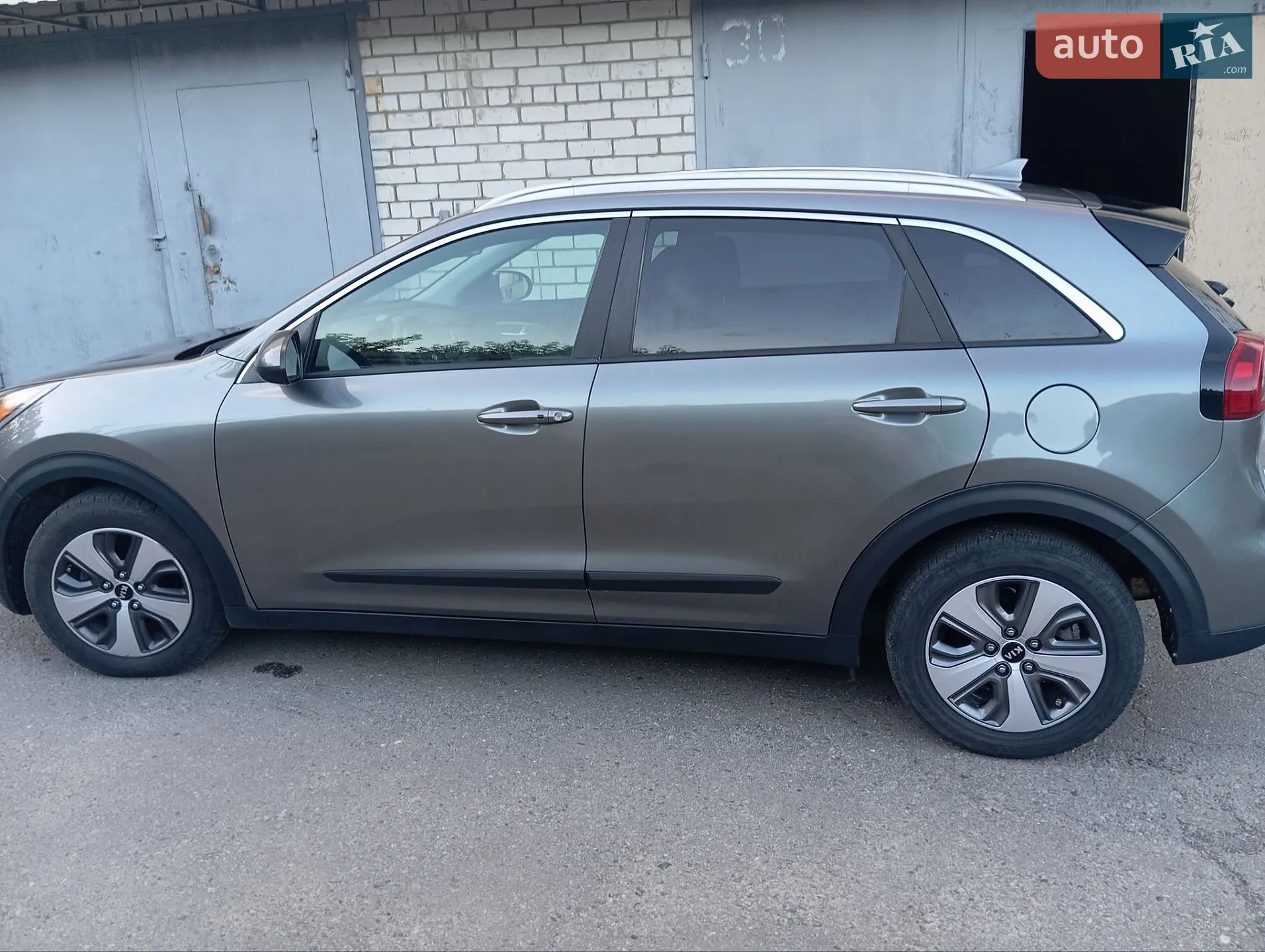 2017 Kia Niro - мініатюра 8
