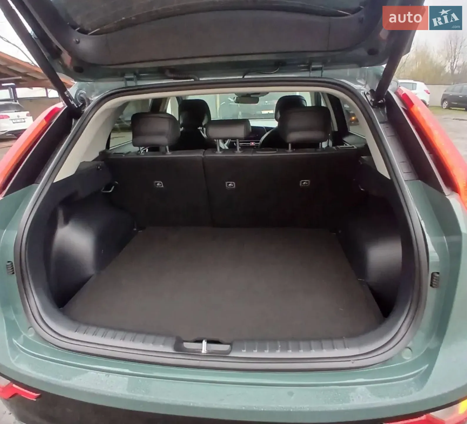 Kia Niro 2024 VIN KNDCR3L14R5113085 фото оголошення 10 з 18