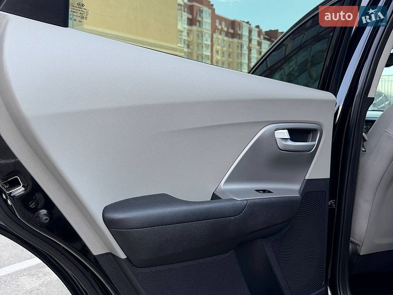 Внедорожник / Кроссовер Kia Niro 2018 в Киеве