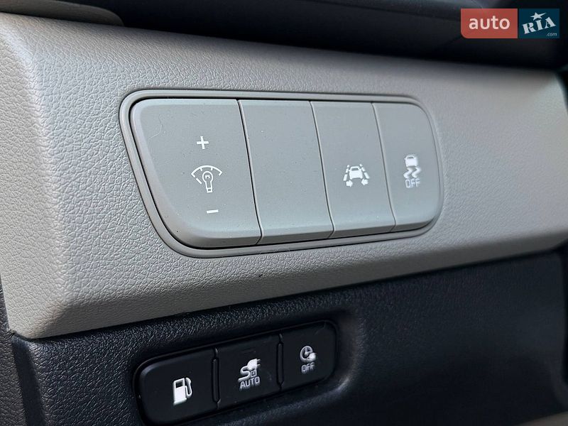 Внедорожник / Кроссовер Kia Niro 2018 в Киеве