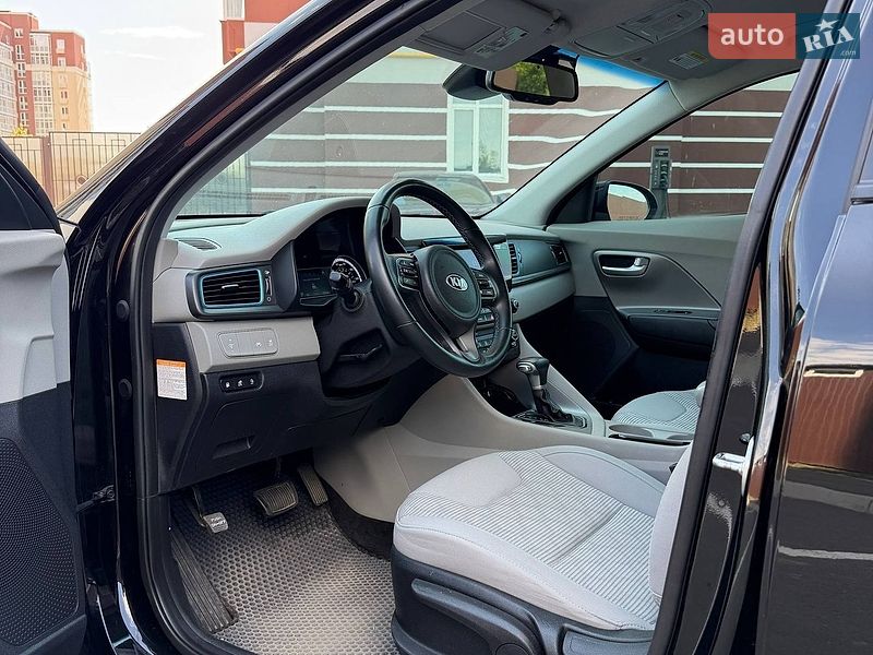 Внедорожник / Кроссовер Kia Niro 2018 в Киеве
