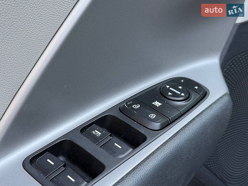 Внедорожник / Кроссовер Kia Niro 2018 в Киеве