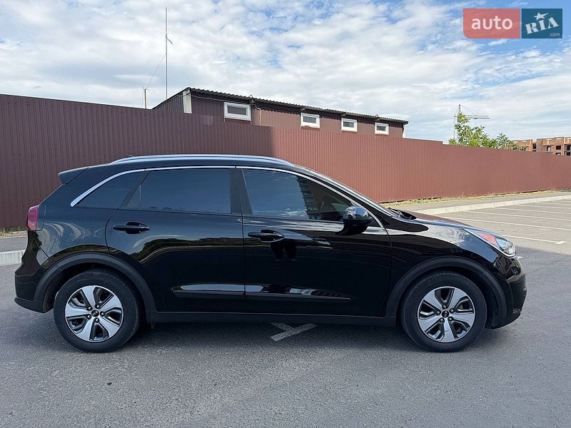 Внедорожник / Кроссовер Kia Niro 2018 в Киеве
