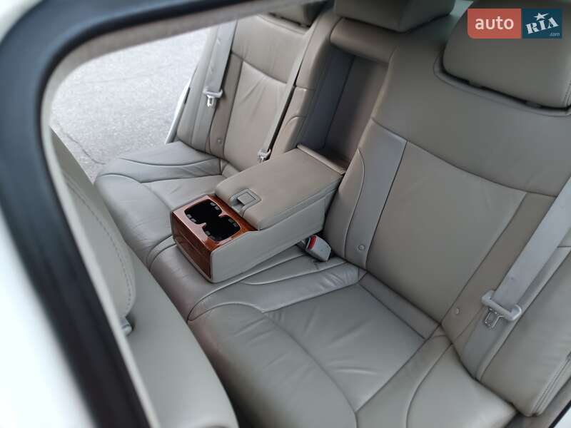 Седан Kia Opirus 2006 в Киеве