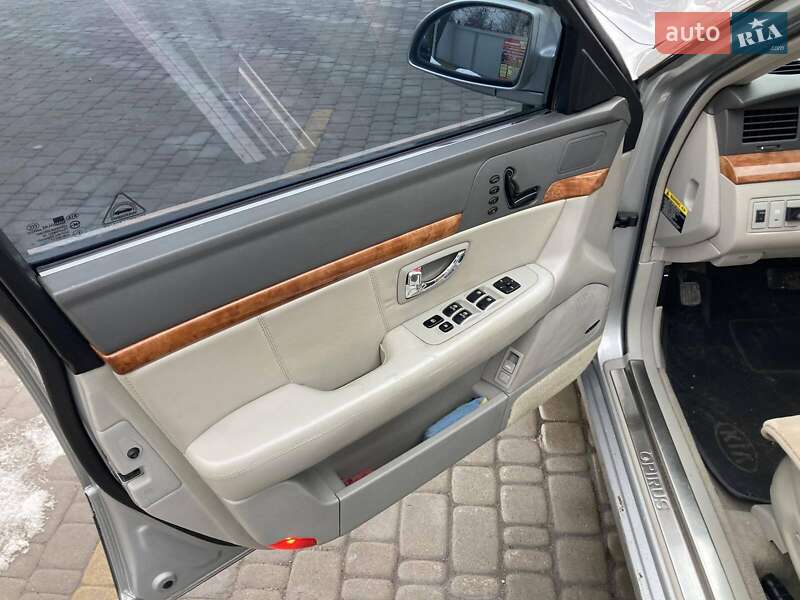 Седан Kia Opirus 2005 в Кропивницькому