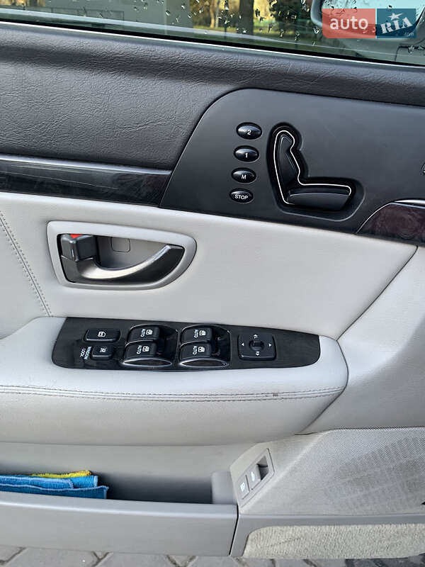 Седан Kia Opirus 2007 в Кривом Роге