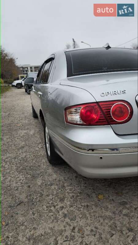 Седан Kia Opirus 2005 в Кривом Роге