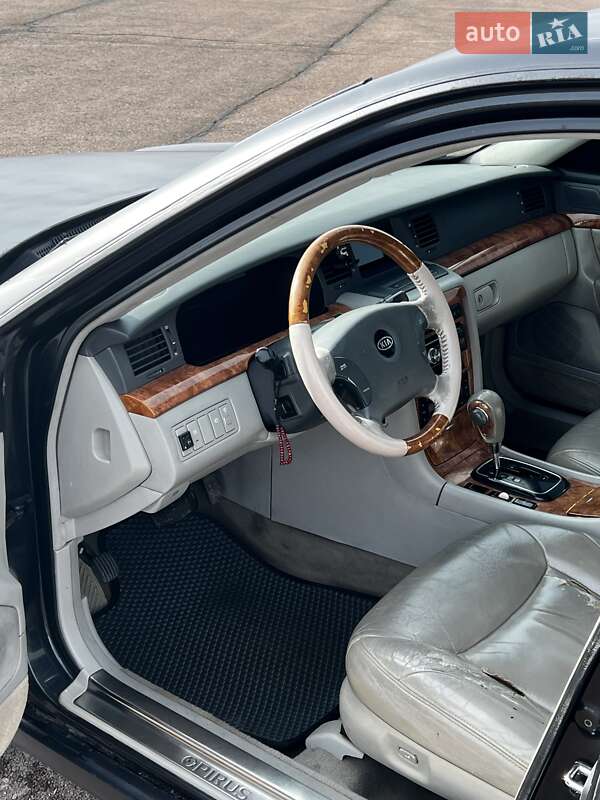 Седан Kia Opirus 2005 в Ужгороді