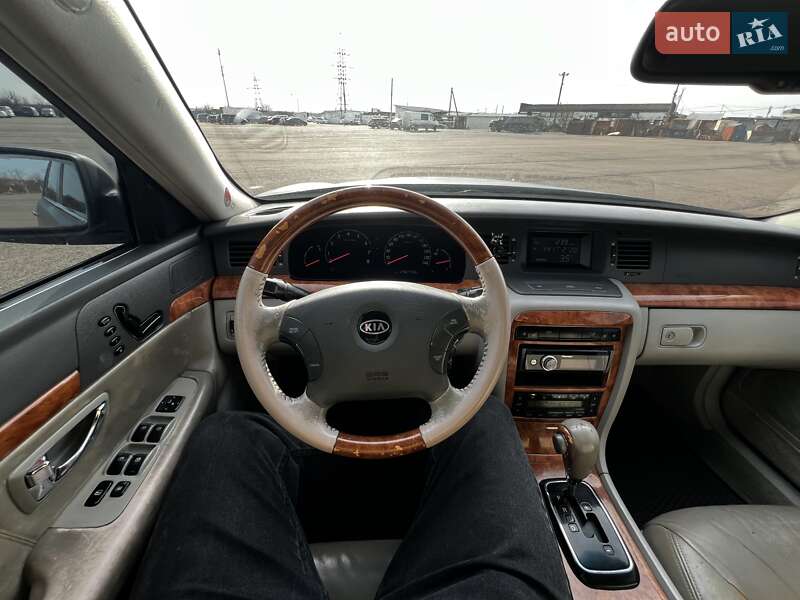 Седан Kia Opirus 2005 в Ужгороді