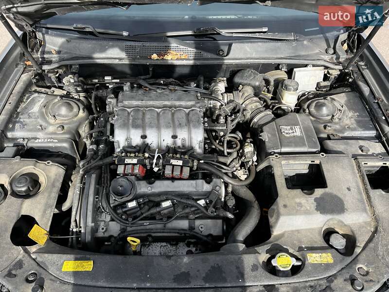 Седан Kia Opirus 2005 в Ужгороді