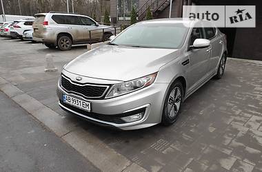 Седан Kia Optima 2013 в Киеве