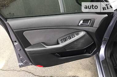 Седан Kia Optima 2011 в 