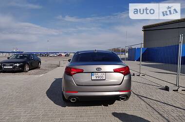 Седан Kia Optima 2012 в 