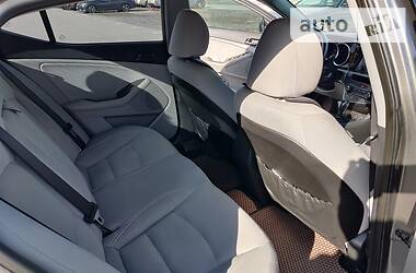 Седан Kia Optima 2012 в 