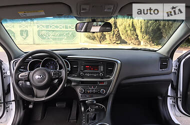Седан Kia Optima 2015 в 