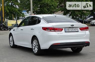 Седан Kia Optima 2017 в Днепре