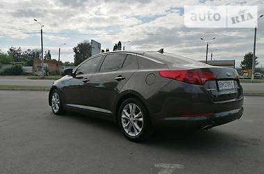 Седан Kia Optima 2013 в Сумах