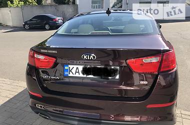 Седан Kia Optima 2014 в Киеве