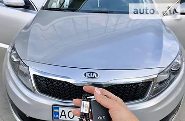 Седан Kia Optima 2012 в Ужгороді