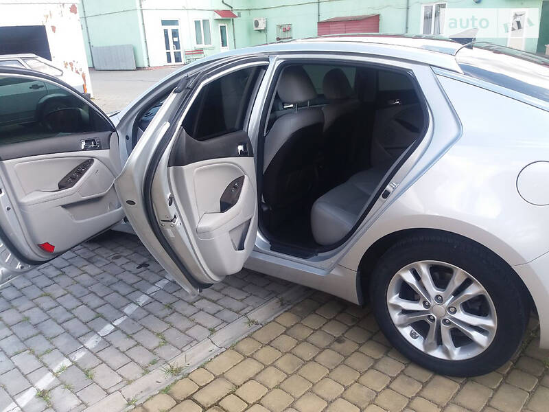 Седан Kia Optima 2013 в Луцьку