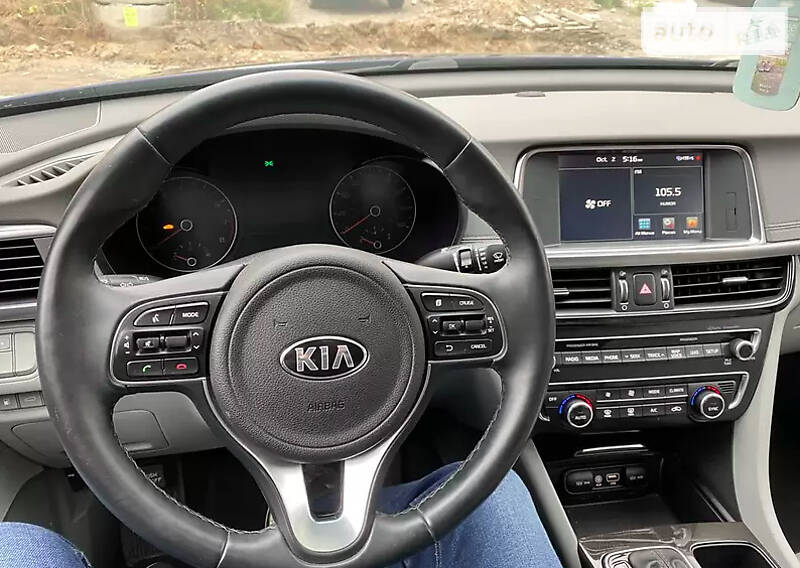 Седан Kia Optima 2016 в Киеве