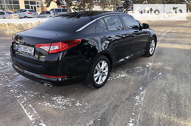 Седан Kia Optima 2012 в Львове