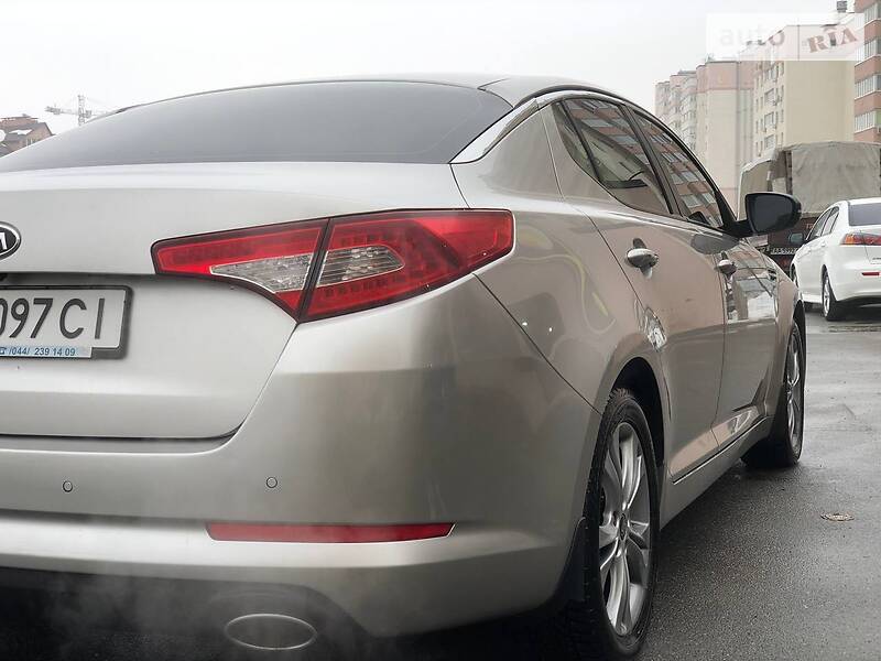Седан Kia Optima 2011 в Киеве
