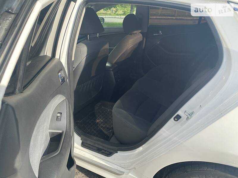 Седан Kia Optima 2014 в Виннице