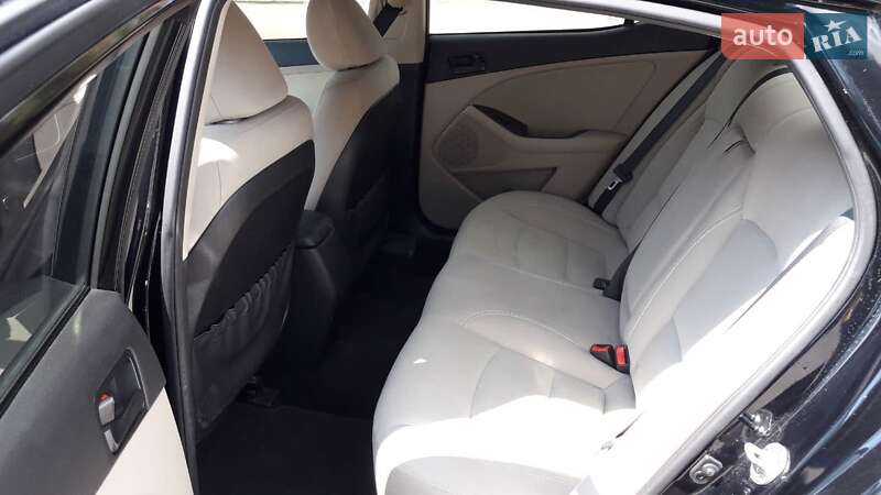 Седан Kia Optima 2014 в Оржиці