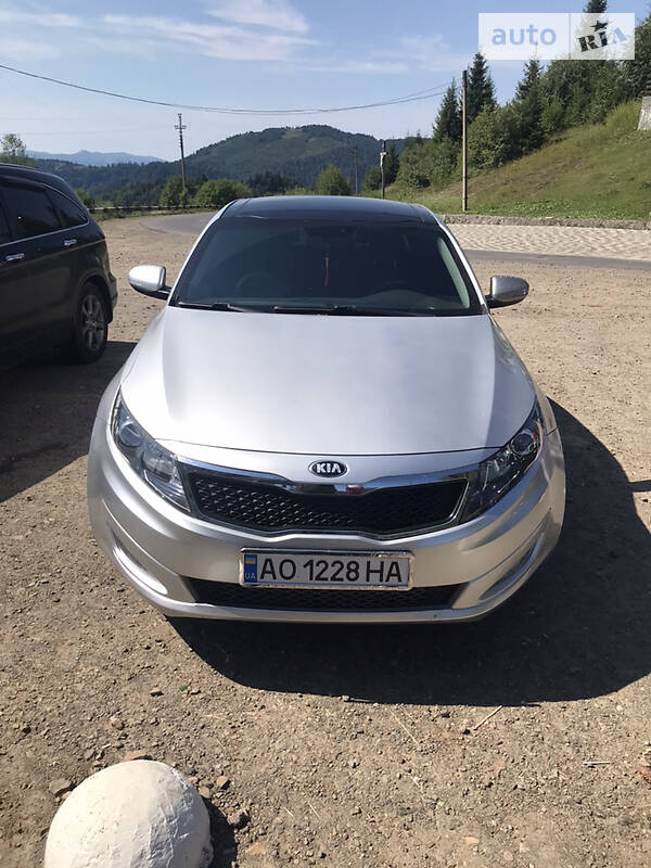 Седан Kia Optima 2012 в Виноградові