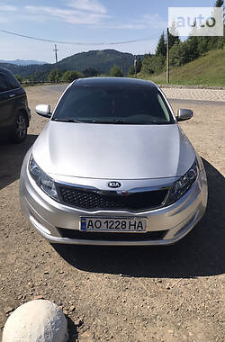 Седан Kia Optima 2012 в Виноградові