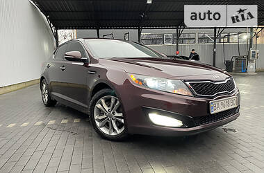 Седан Kia Optima 2012 в Киеве