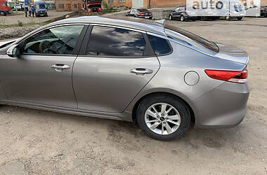Седан Kia Optima 2016 в 