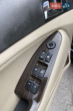 Седан Kia Optima 2013 в Кременчуці