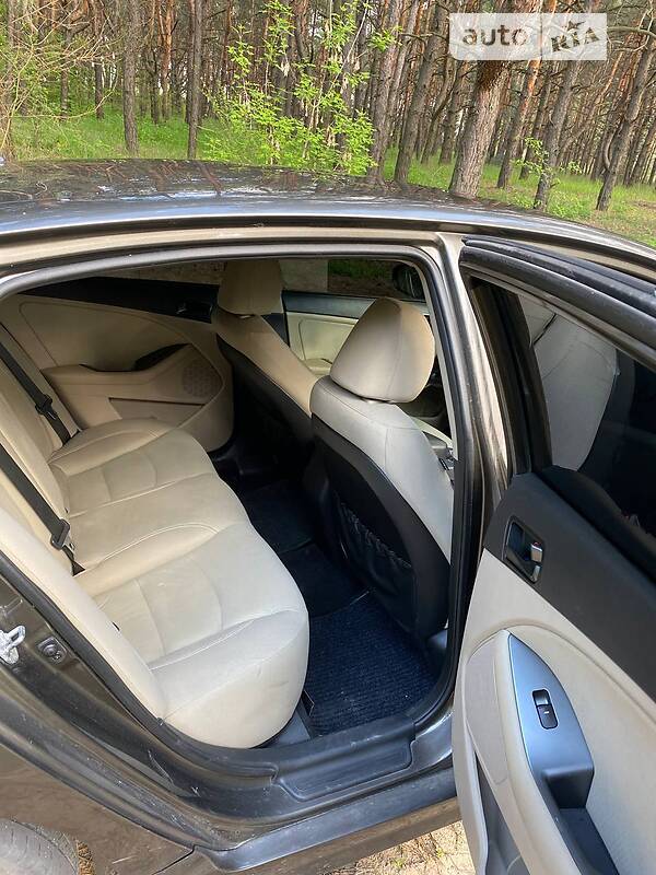 Седан Kia Optima 2014 в Павлограді