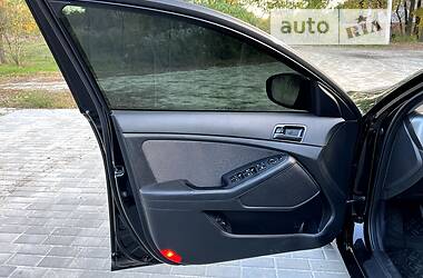 Седан Kia Optima 2012 в 