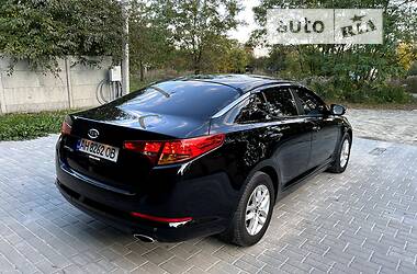 Седан Kia Optima 2012 в 