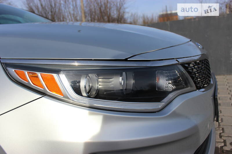 Седан Kia Optima 2017 в Дунаевцах