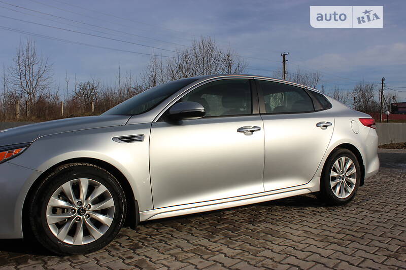 Седан Kia Optima 2017 в Дунаевцах