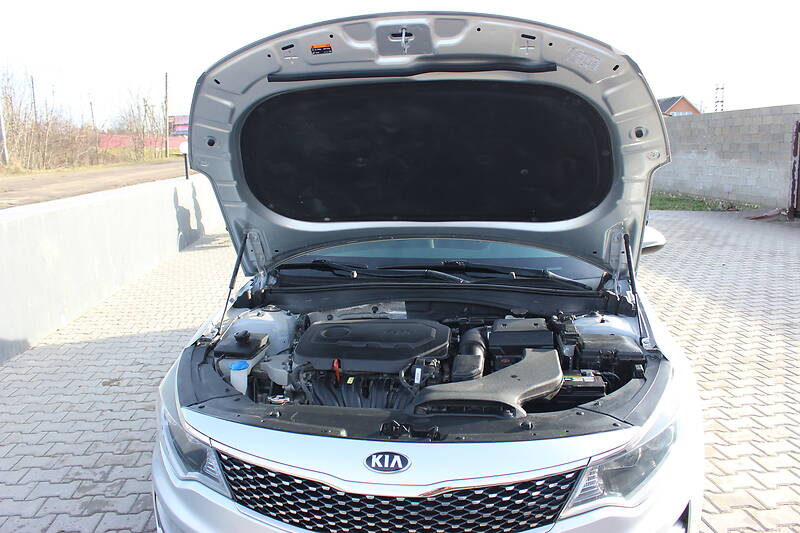 Седан Kia Optima 2017 в Дунаевцах