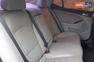 Седан Kia Optima 2013 в Кривом Роге
