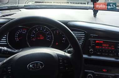 Седан Kia Optima 2013 в Гадяче