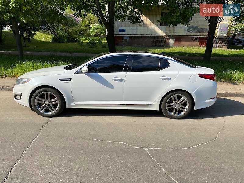 Седан Kia Optima 2012 в Киеве