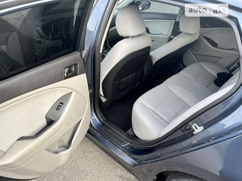 Седан Kia Optima 2014 в Киеве