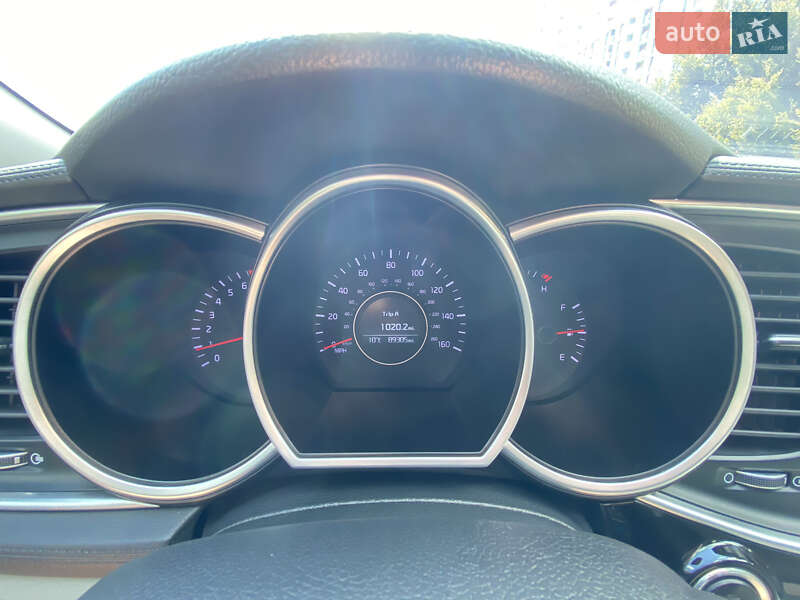 Седан Kia Optima 2015 в Львове