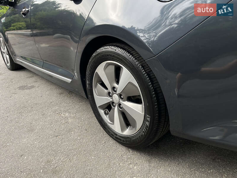 Седан Kia Optima 2014 в Житомире