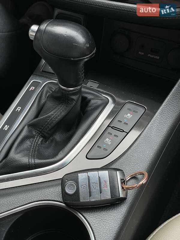 Седан Kia Optima 2014 в Житомире