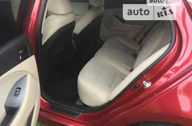 Седан Kia Optima 2015 в Харькове